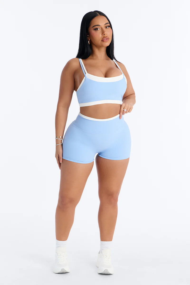 Ensemble de sport shorts et brassière